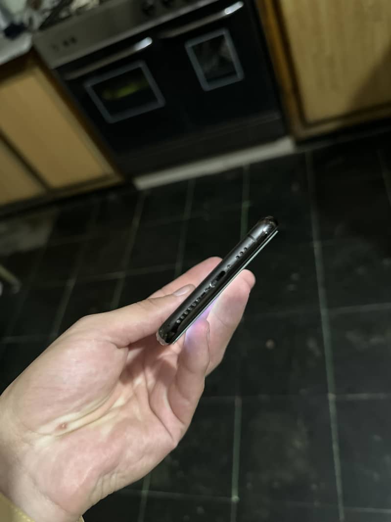 Apple iPhone 11 Pro 5