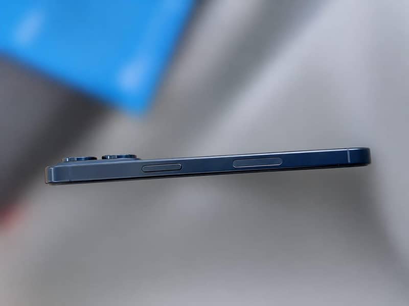 Apple iPhone 15 Pro Max 2