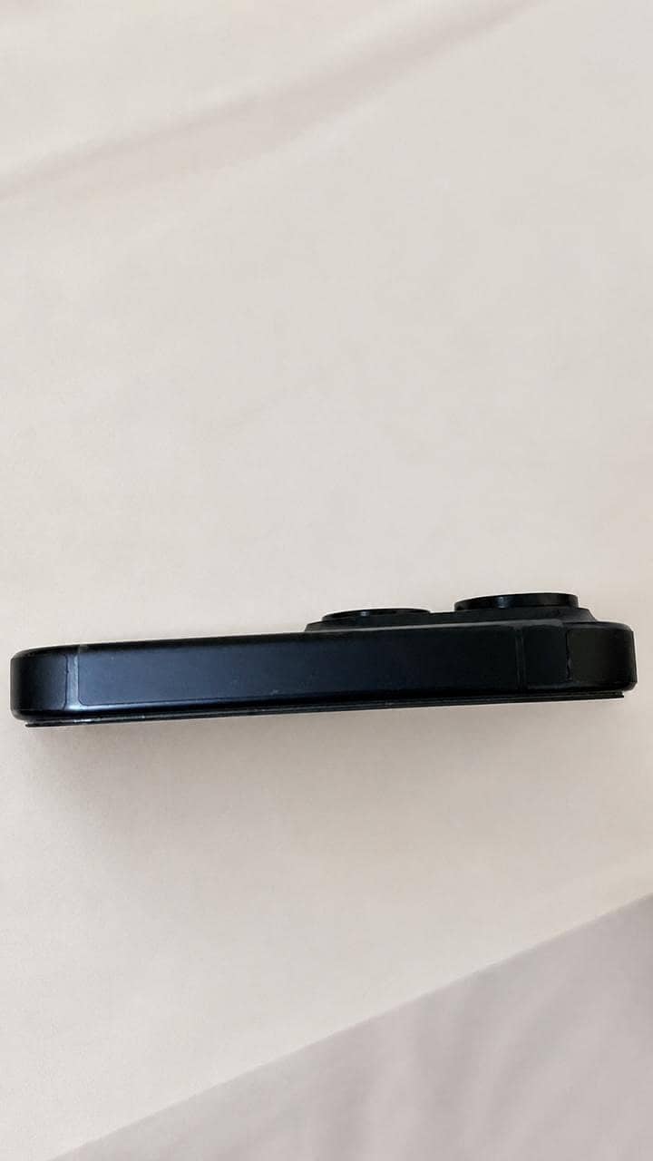 Apple iPhone 15 Pro Max 3