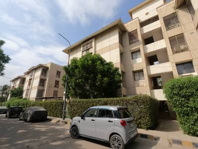 Prime Location Gulistan-E-Jauhar - Block 10 Flat Sized 1300 Square Feet For Sale