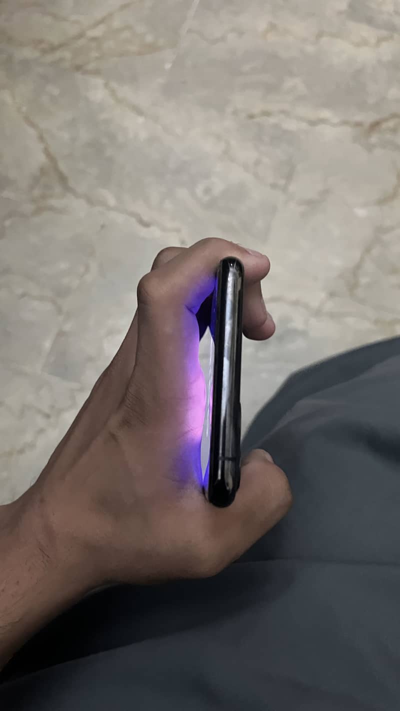 Apple iPhone 11 Pro Max 3
