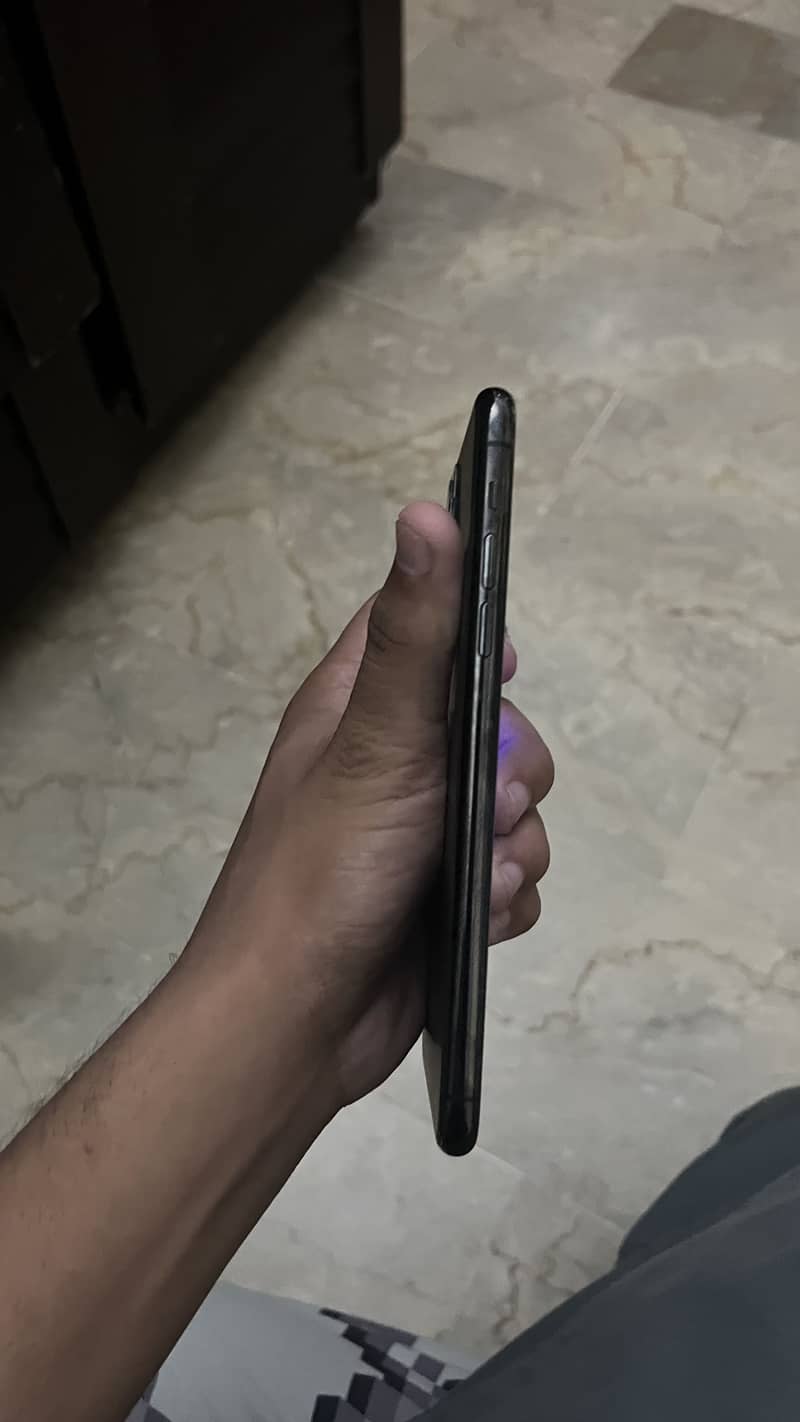 Apple iPhone 11 Pro Max 5
