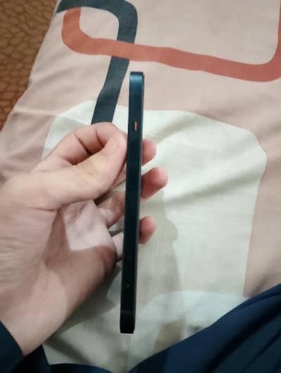 Apple iPhone 13 jv 100 battery health