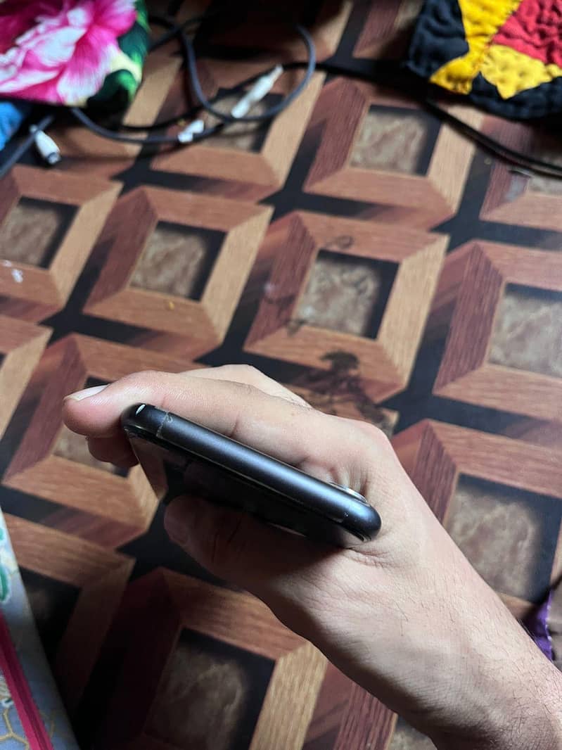 Apple iPhone 11 2
