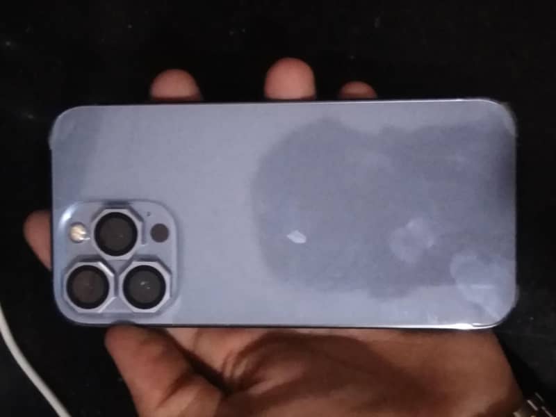 Apple iPhone 13 Pro 2