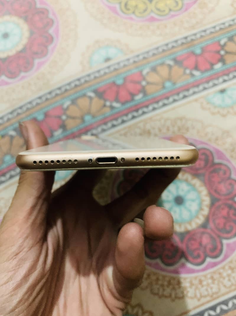Apple iPhone 8 Plus 2