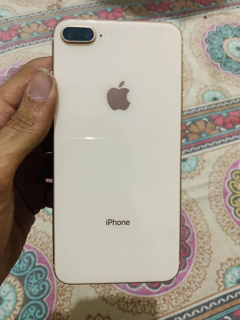 Apple iPhone 8 Plus 6