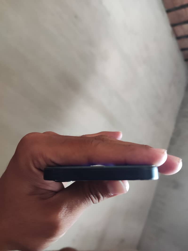 Apple iPhone 12 0
