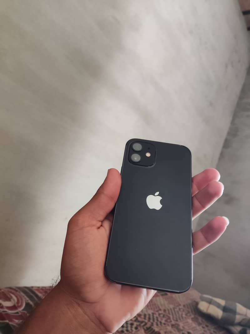 Apple iPhone 12 1