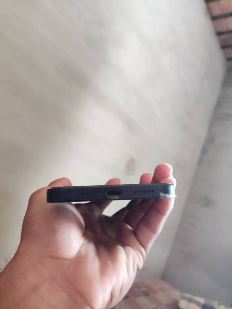 Apple iPhone 12 3
