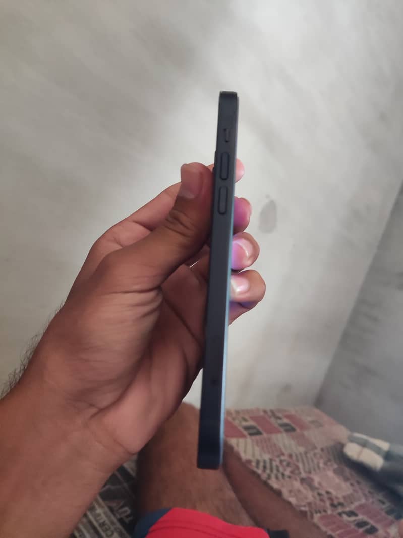 Apple iPhone 12 5