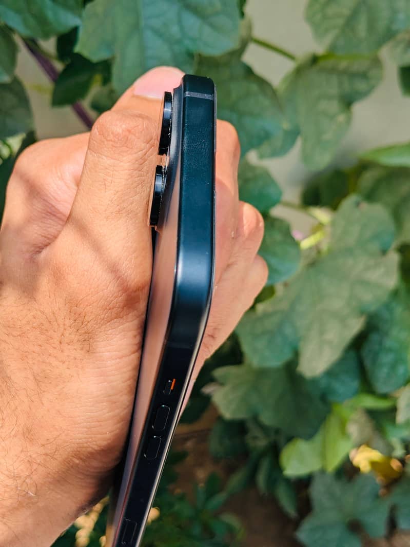 Apple iPhone 15 plus 2