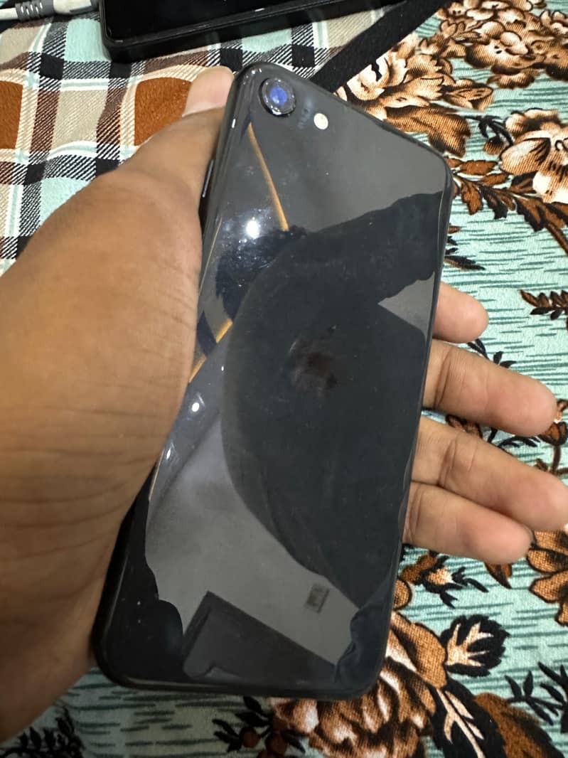 Apple iPhone SE 3
