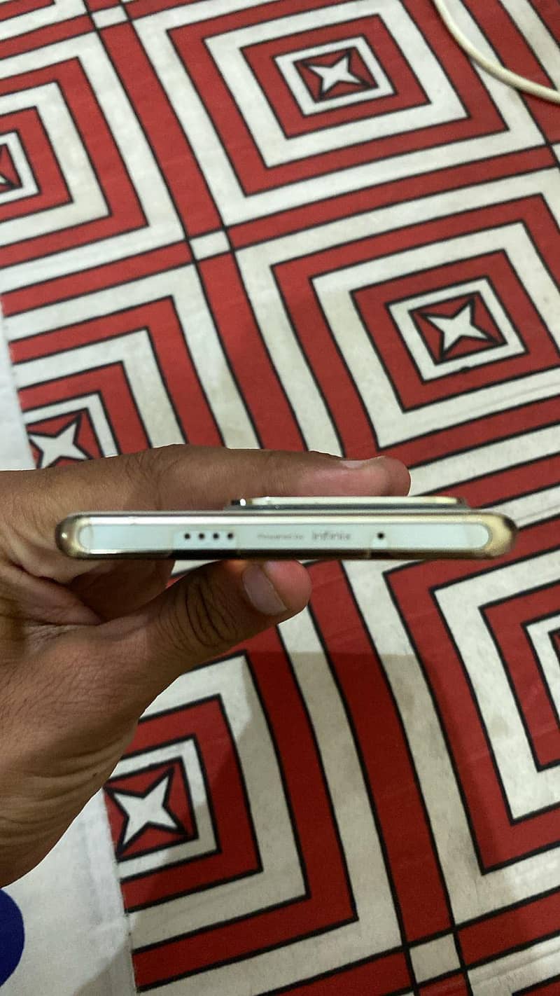 Infinix Zero 30 4