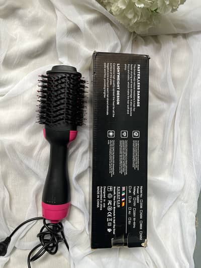 One Step Hair Dryer and Volumizer Hot Air Brush - Brand New