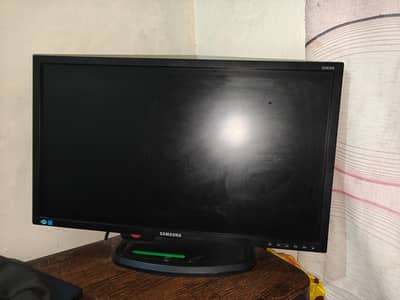 Ryzen 7 5700x 6gb graphics 32gb ram 512 nvme 1tb ssd with 24 inch led