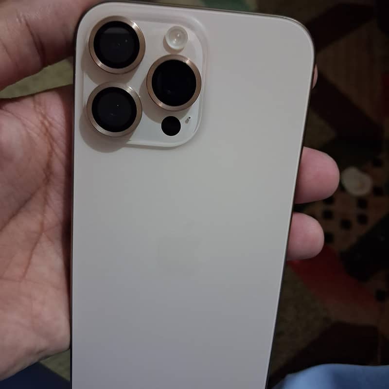 Apple iPhone 16 Pro Max 6