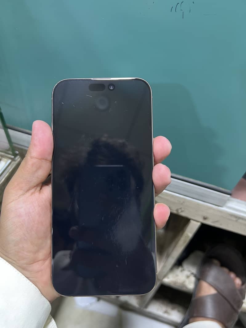 Apple iPhone 16 Pro Max 3