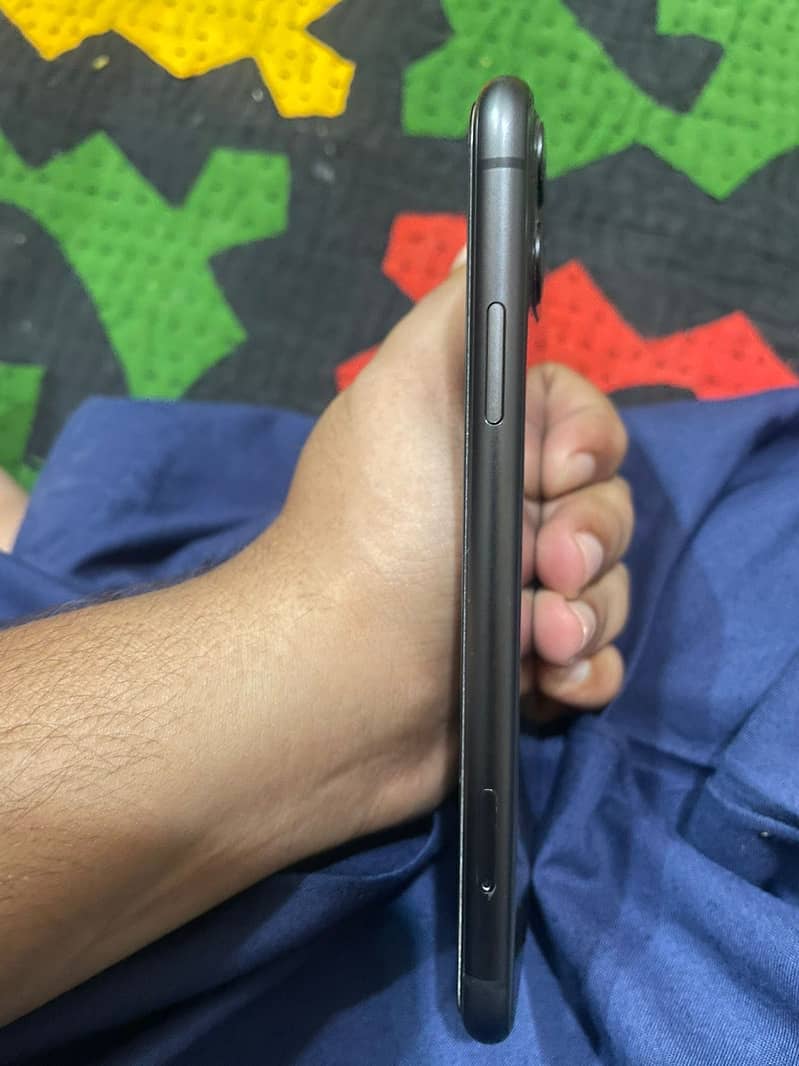 Apple iPhone 11 7