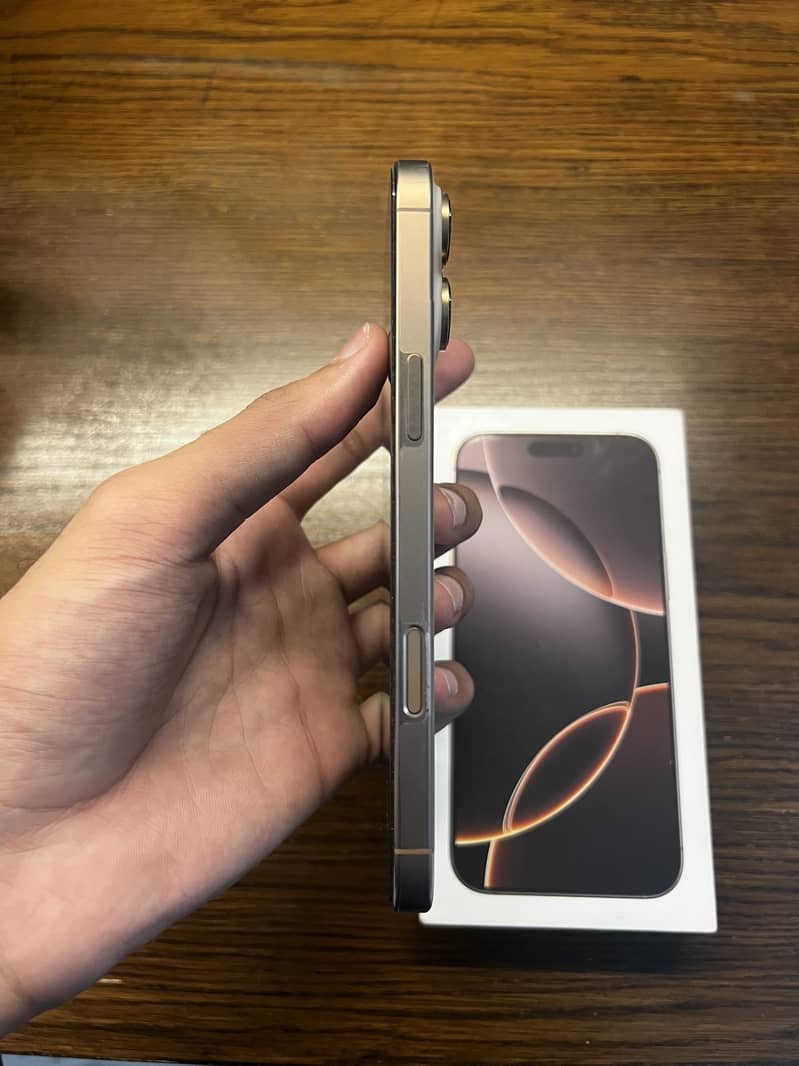 Apple iPhone 16 Pro Max 3