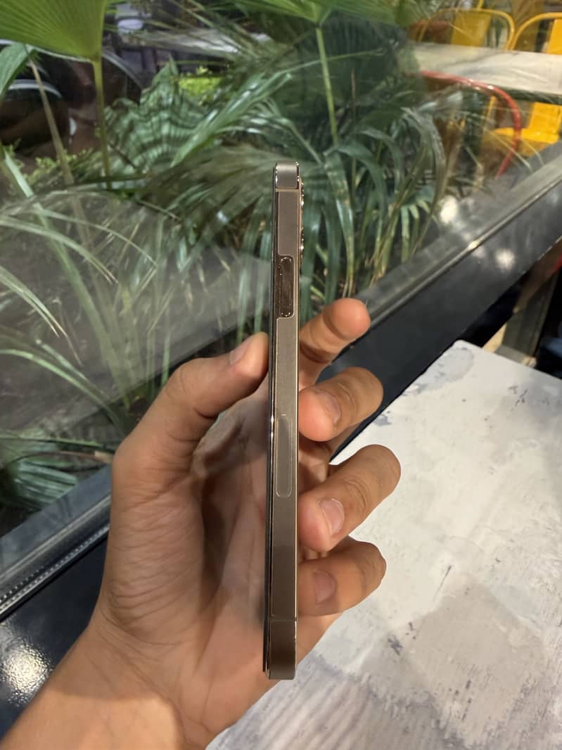 IPHONE 12 pro jv 7