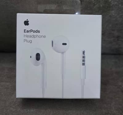 Earpods  with 3.5mm headphone plug  Made in Vietnam Model A1472