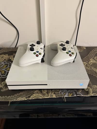 Xbox one S with 5 gaming discs 03014201771
