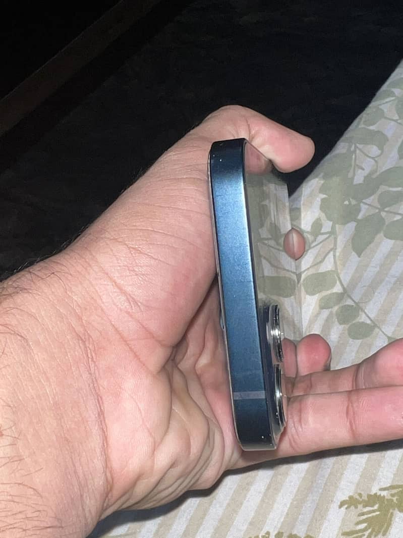 Apple iPhone 13 3