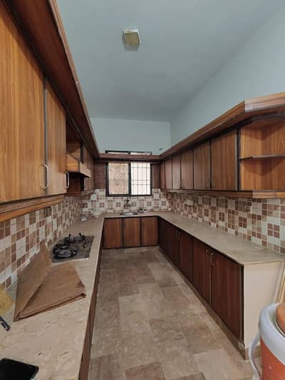 Unoccupied Prime Location Lower Portion Of 240 Square Yards Is Available For rent In Gulistan-e-Jauhar