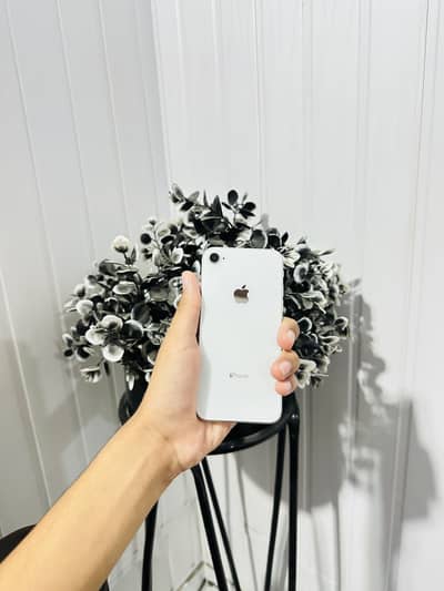 Apple iPhone 8