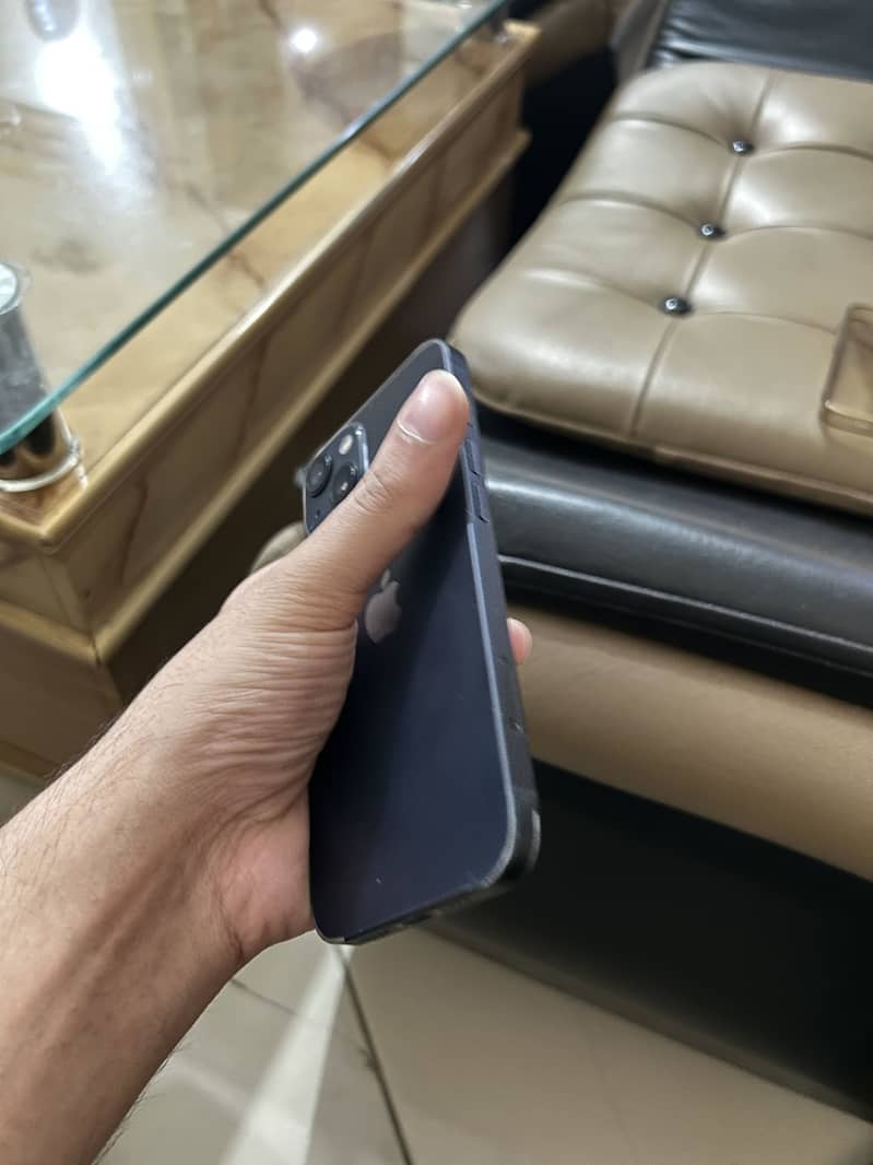 Apple iPhone 13 1