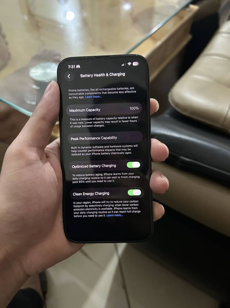 Apple iPhone 13 4