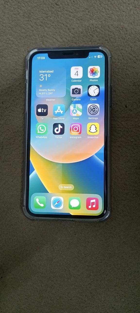 Apple iPhone X 4