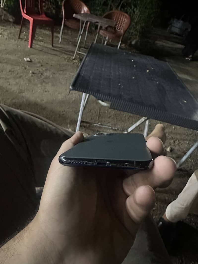 Apple iPhone 11 Pro Max 0