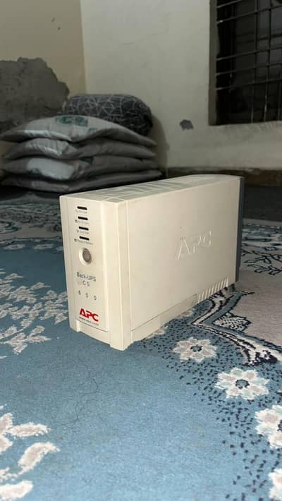 APC 650VA UPS 400W with Battery and wires.