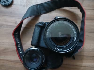 Canon 700D with rotating display