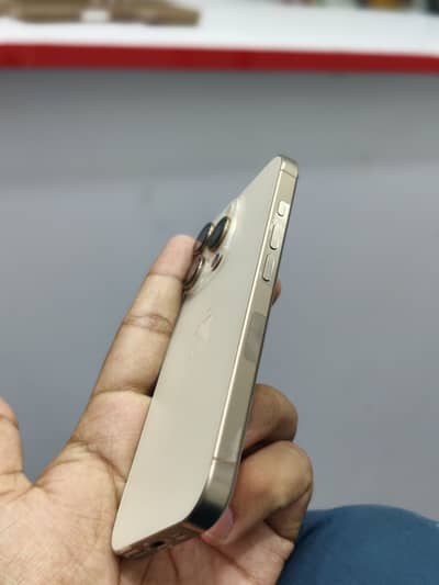 Apple iPhone 16 Pro