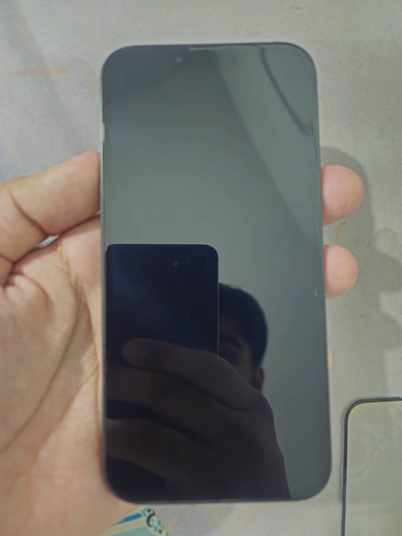 Apple iPhone 13 1