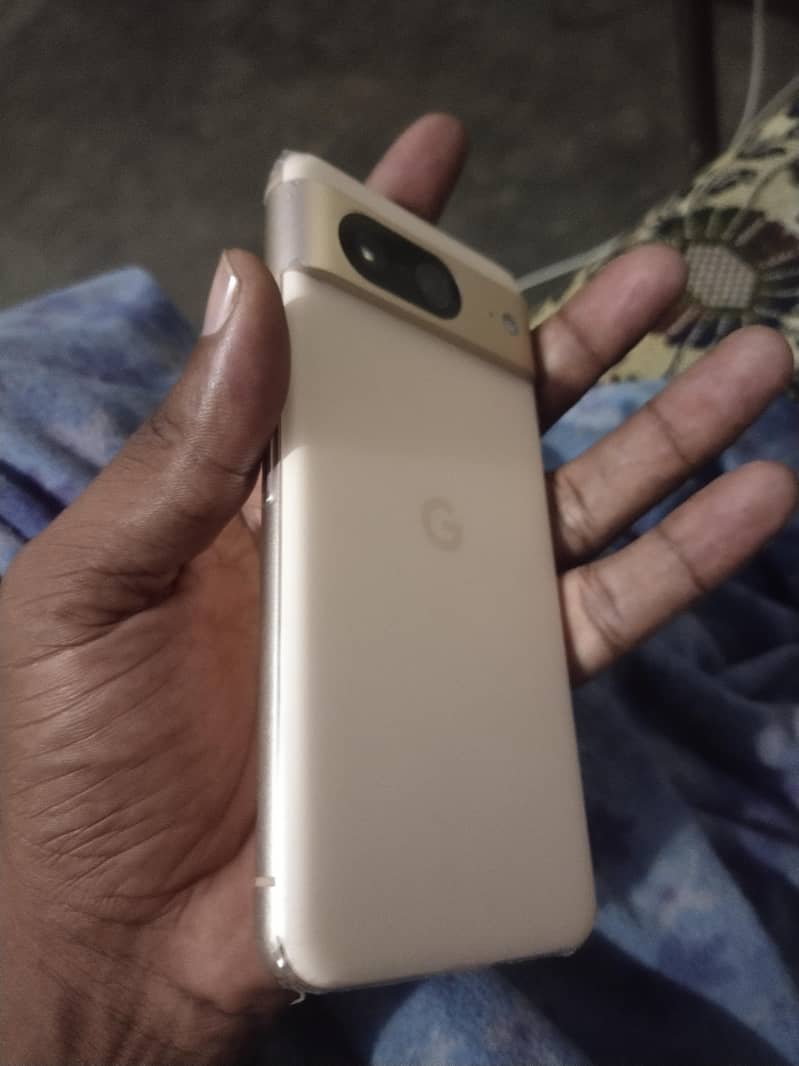 Google Pixel 8 5