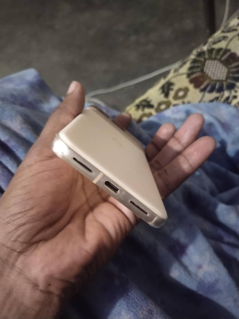 Google Pixel 8 6