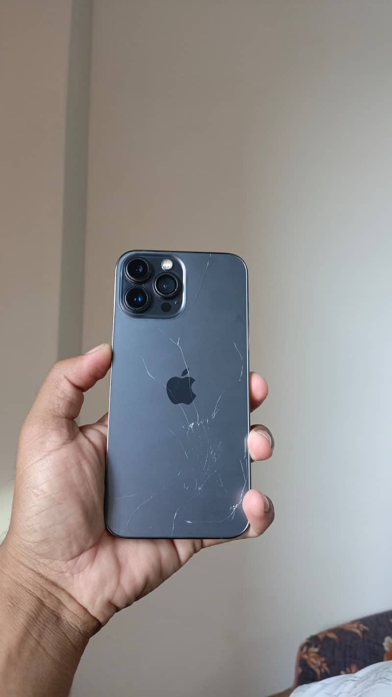 Apple iPhone 13 Pro Max 4