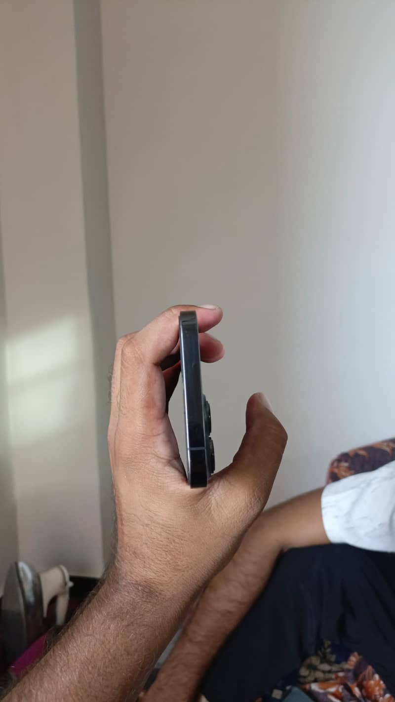 Apple iPhone 13 Pro Max 5