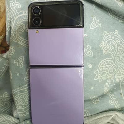 Samsung Mobile Z Flip 4 LCD kharab  ha zero condition  100% okay
