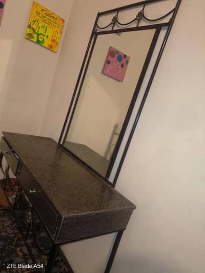 dressing Table With Mirror