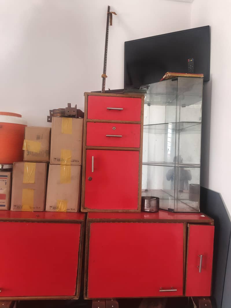 ہئیر ڈریسر شاپ کا مکمل سامان 6