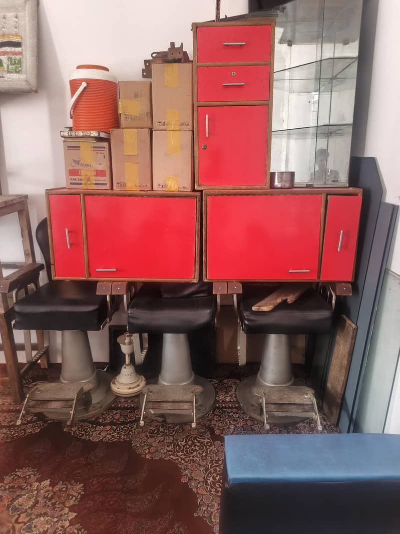 ہئیر ڈریسر شاپ کا مکمل سامان 8