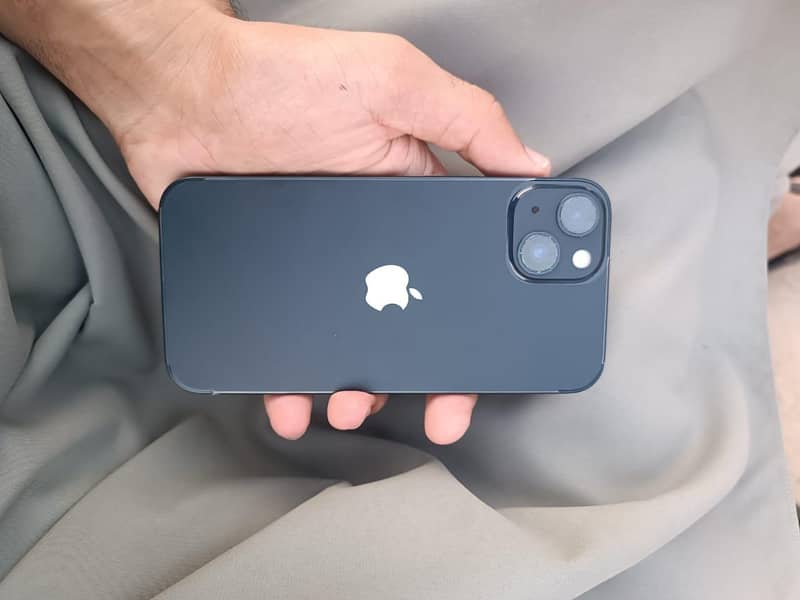 Apple iPhone 13 1