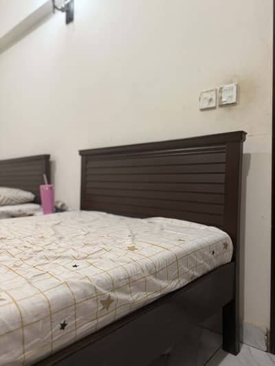 Beds in cheap price original wood