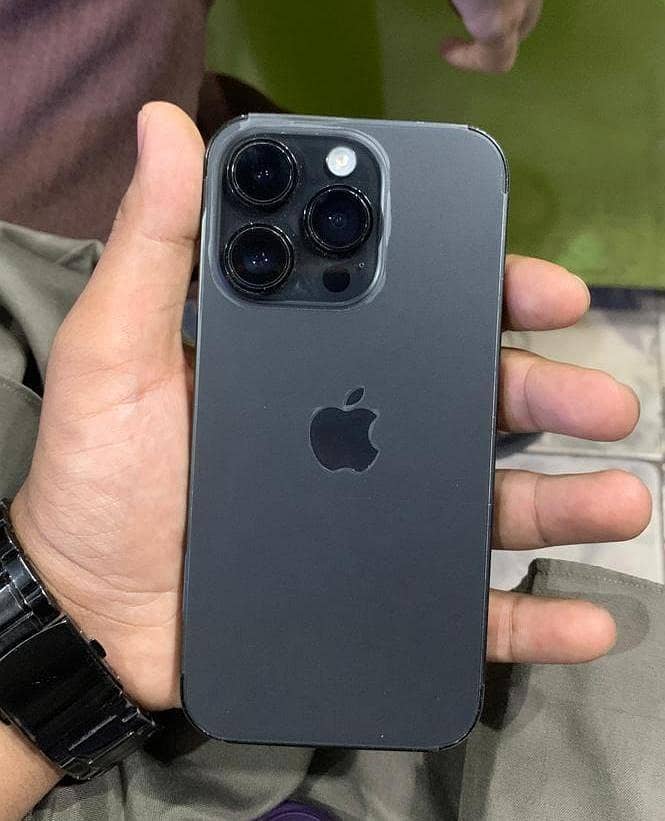 Apple iPhone 15 Pro 0