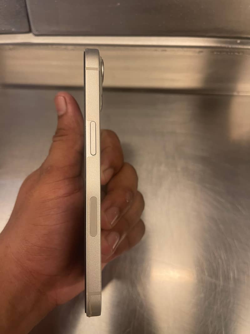 Apple iPhone 13 1